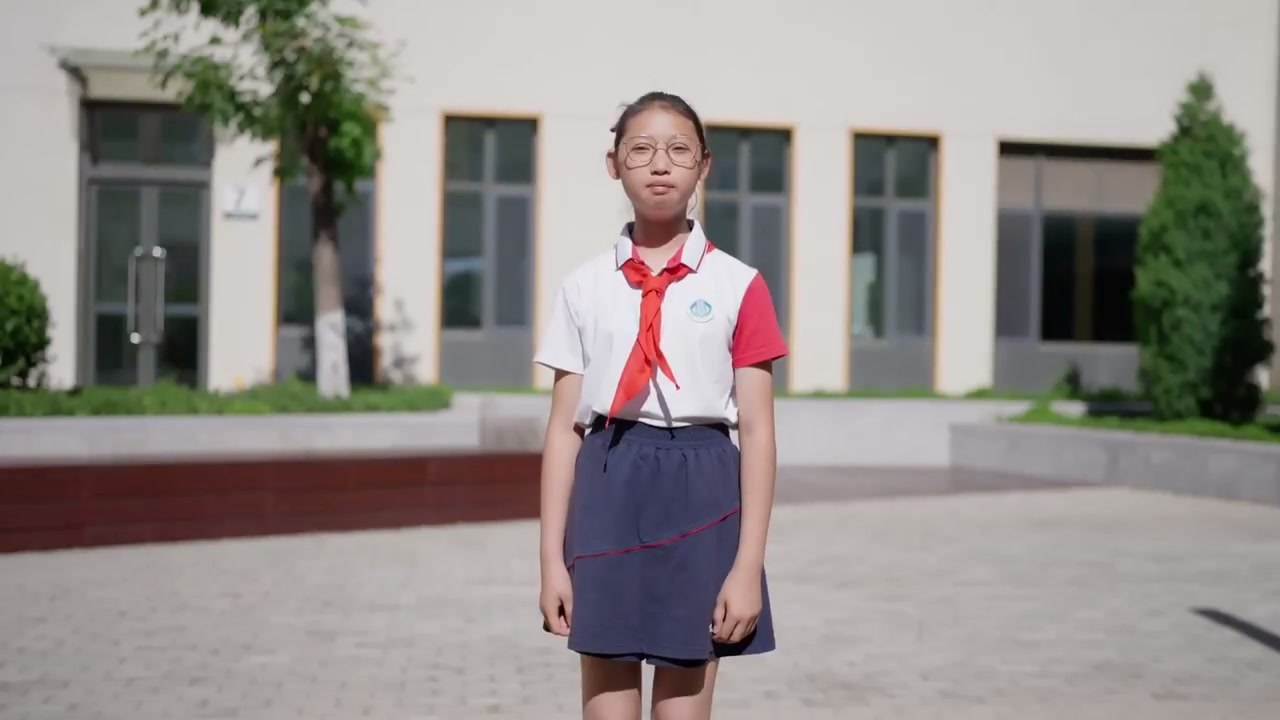 学生采访镜头